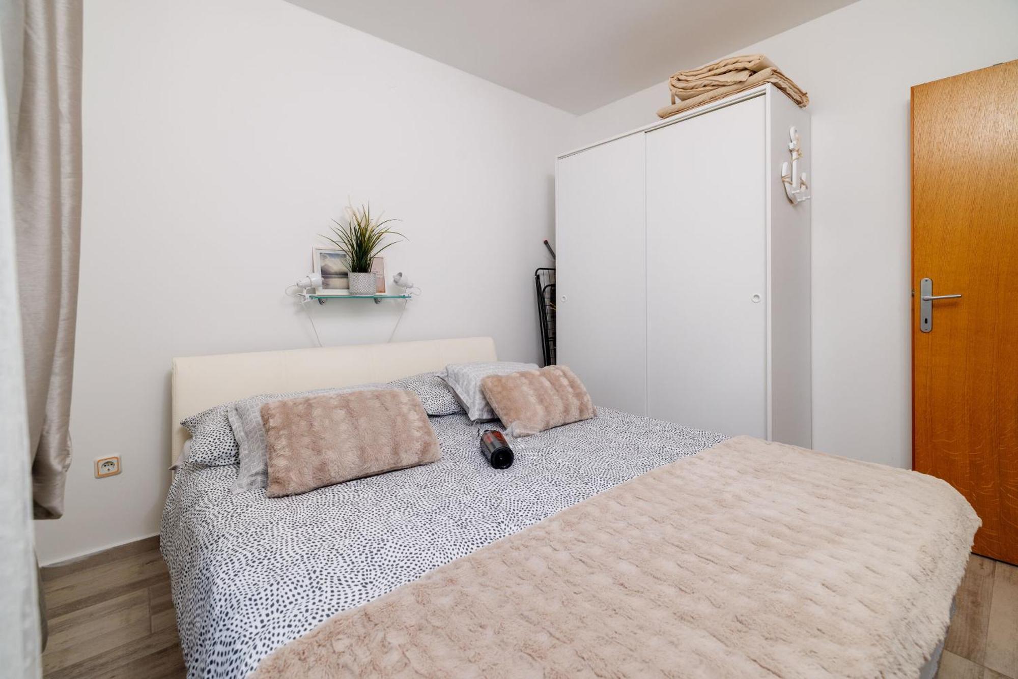 Apartments Luna Цриквениця Екстер'єр фото