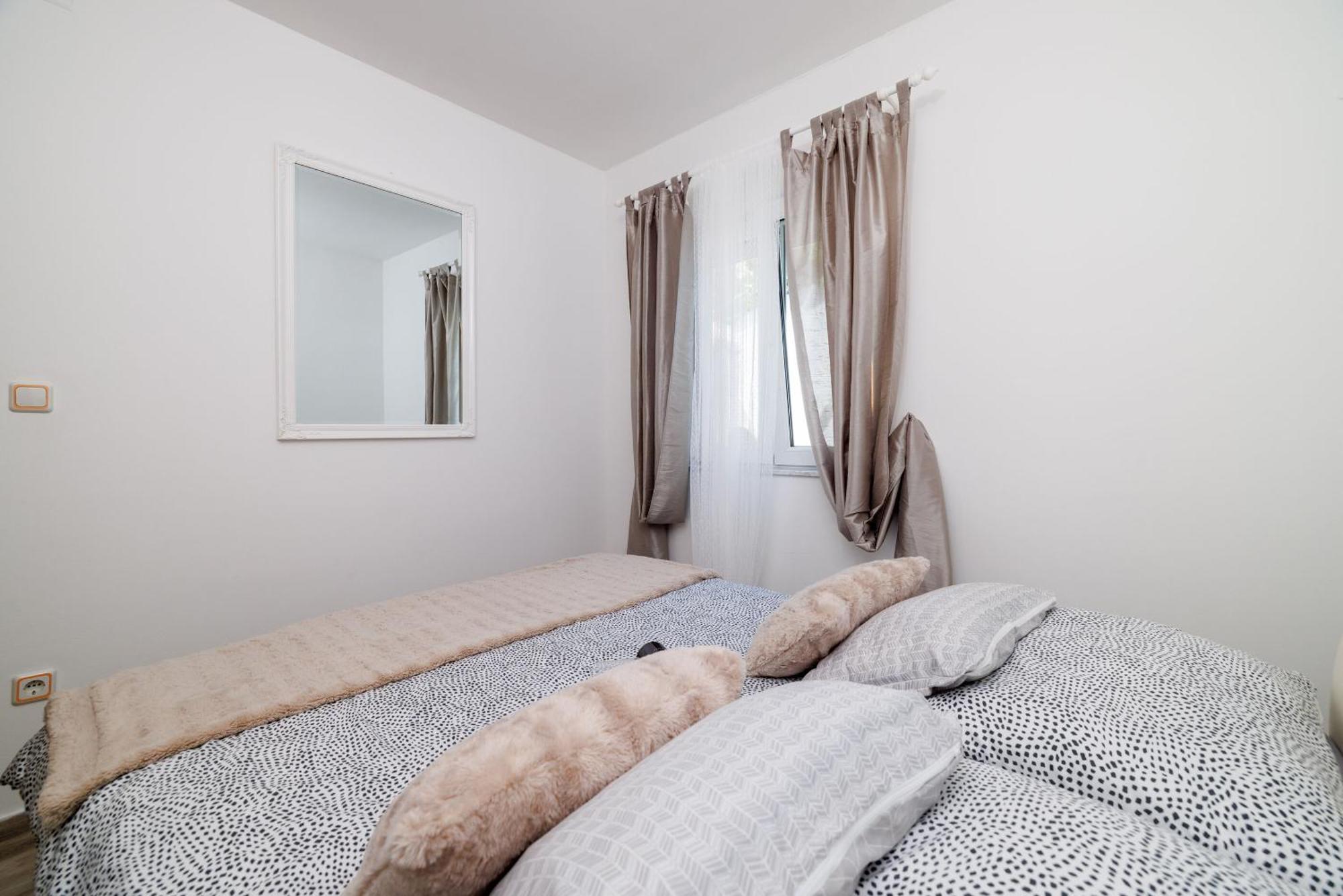 Apartments Luna Цриквениця Екстер'єр фото
